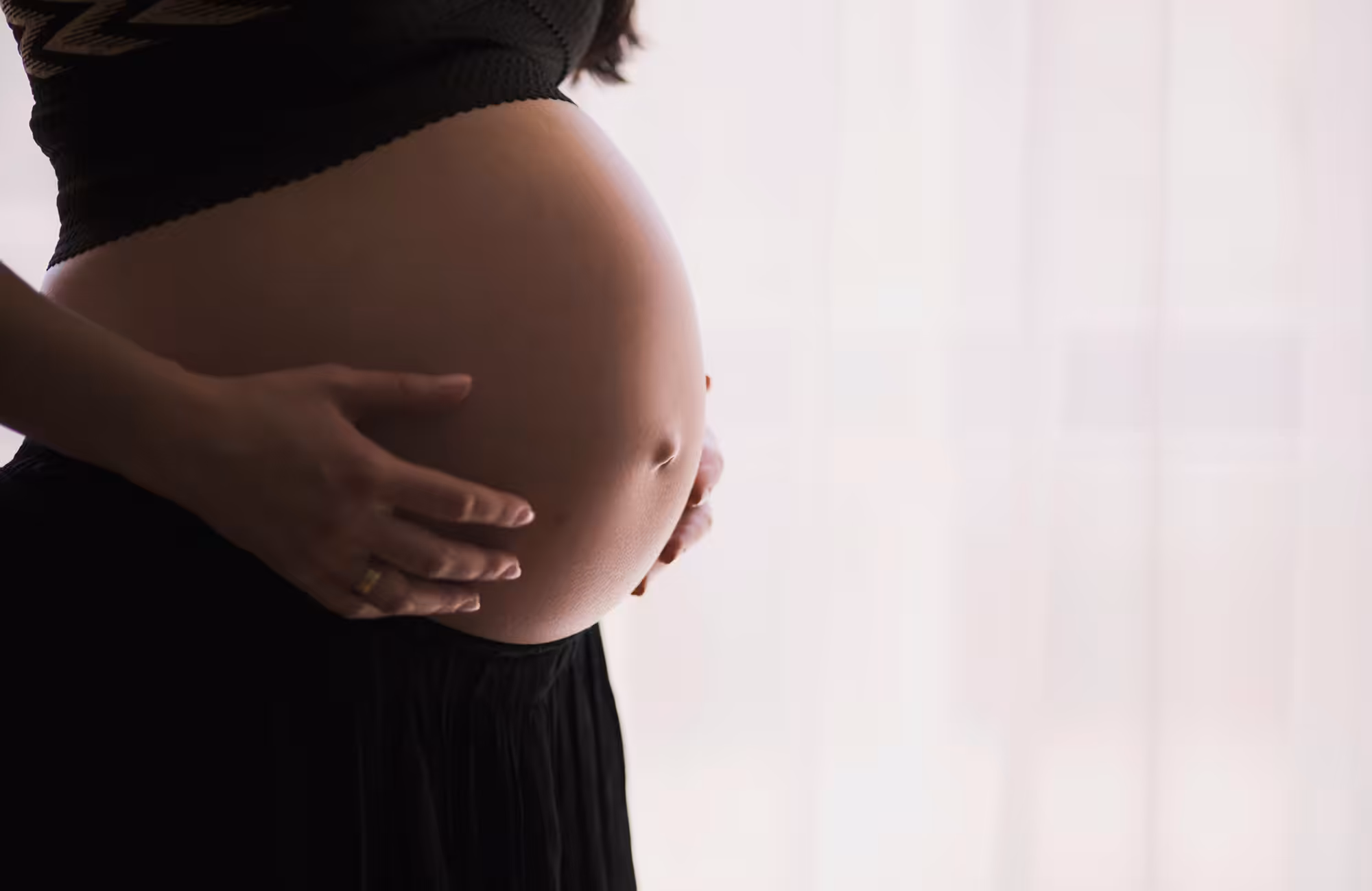 Photo massage prénatal pour femme enceinte Photo massage prénatal pour femme enceinte